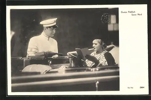 AK Schauspieler Gustav Fröhlich und Liane Haid mit Automobil