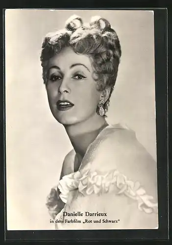 AK Schauspielerin Danielle Darrieux in Rot und Schwarz