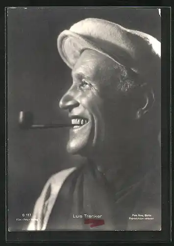 AK Schauspieler Luis Trenker mit Pfeife