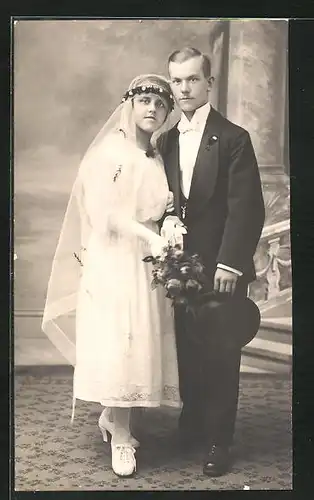 Foto-AK Hochzeitspaar in jungen Jahren