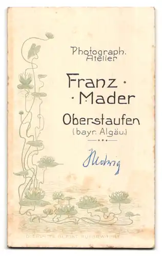 Fotografie Franz Mader, Oberstaufen /Bayr. Allgäu, Junge Dame im hübschen Kleid