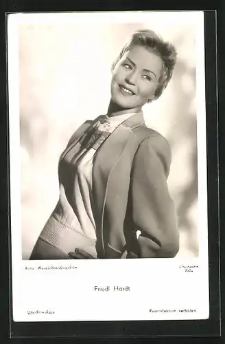 AK Schauspielerin Friedl Hardt mit Blaser