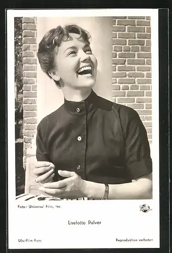 AK Schauspielerin Lieselotte mit strahlendem Lachen