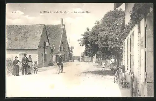 AK Sury près Léré, La Grande Rue