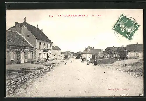 AK La Roche-en-Brenil, La Place