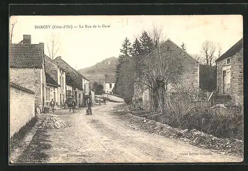 AK Darcey, La Rue de la Gare