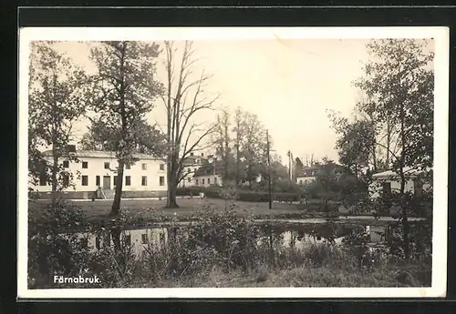 AK Färnabruk, Ortspartie mit Teich