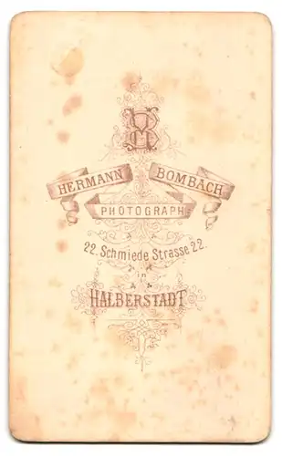 Fotografie Hermann Bombach, Halberstadt, Schmiede Strasse 22, bürgerlicher Mann mit Schnauzer