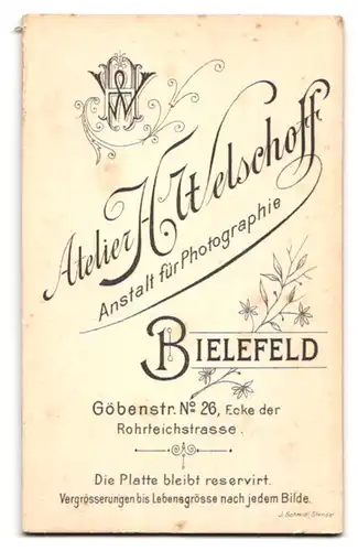 Fotografie H. Welschoff, Bielefeld, Göbenstrasse 26, Portrait, Junge Frau mit gelangweiltem Blick