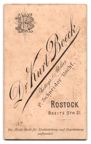 Fotografie Dr. K. Boeck, Rostock, Breite Strasse 21, Mädchen mit rundlichem Gesicht