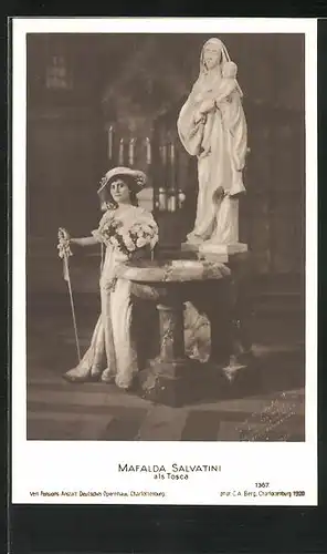 AK Opernsängerin Mafalda Salvatini als Tosca