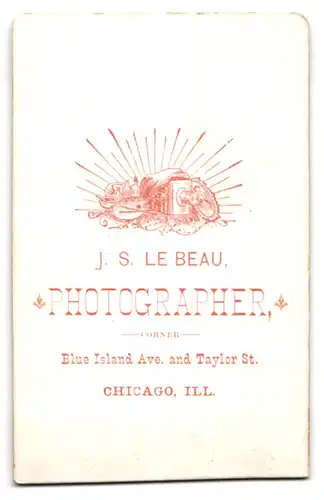 Fotografie J. S. le Beau, Chicago, Ill, Blue Island Ave. and Taylor St., Kleiner Junge in hübscher Kleidung