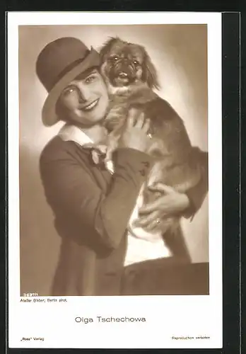 AK Schauspielerin Olga Tschechowa mit ihrem Hund