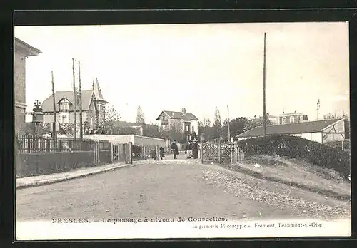 AK Presles, Le passage à niveau de Courcelles