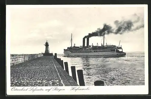 AK Sassnitz auf Rügen, Hafenmole mit Dampfer