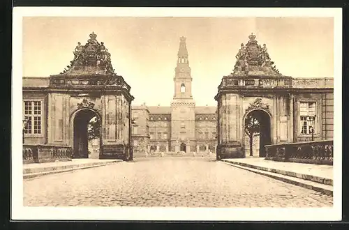 AK Christiansborg, Slot