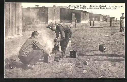 AK Cassel, Kriegsgefangenenlager, Gefangene kochen mit Konserven