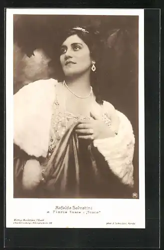 AK Opernsängerin Mafalda Salvatini als Floria Tosca in Tosca