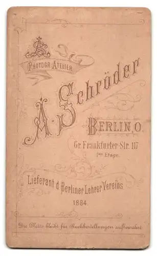 Fotografie A. Schröder, Berlin, Gr. Frankfurter-Strasse 117, Bub im Anzug