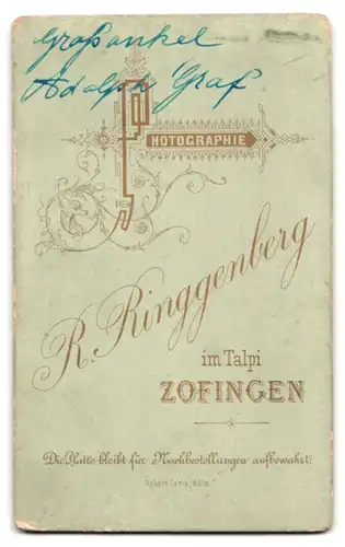 Fotografie R. Ringgenberg, Zofingen, Junger Herr im Anzug mit Fliege