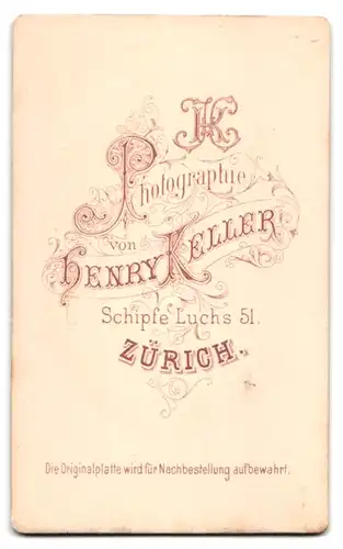 Fotografie Henry Keller, Zürich, Schipfe Luchs 51, Junger Herr im Anzug mit Fliege