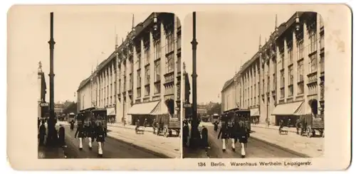 Stereo-Fotografie NPG, Berlin, Ansicht Berlin, Soldaten am Warenhaus Werheim in der Leipzigerstrasse, Strassenbahn