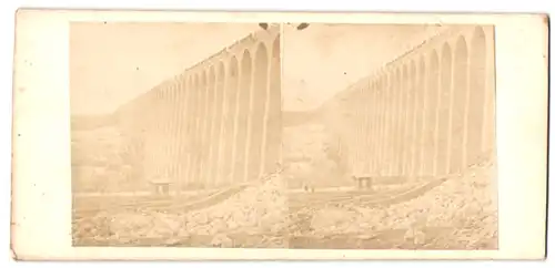 Stereo-Fotografie unbekannter Fotograf und Ort, Blick auf das Eisenbahnviadukt Arc de Meyran