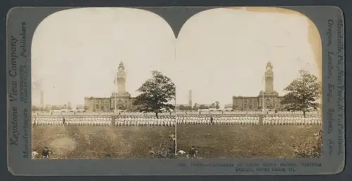 Stereo-Fotografie Keystone View Comp., Meadville / PA., Thousands of Uncle Sams Sailors at Training Staion, Great Lake
