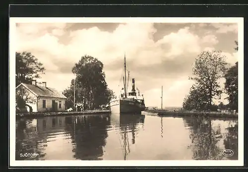 AK Sjötorp, Hafenpartie mit Dampfer