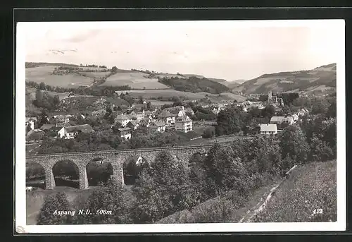 AK Aspang N. D., Ortsansicht mit Eisenbahnbrücke