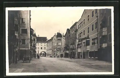 AK Rattenberg, Strassenpartie mit Frussgängern