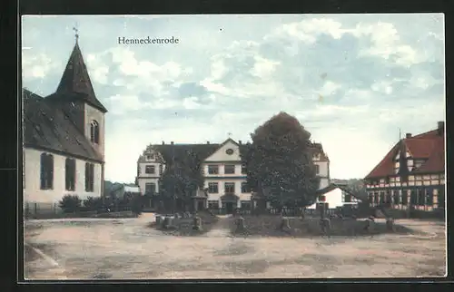 AK Henneckenrode, Dorfplatz mit Kirche