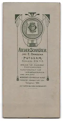 Fotografie Atelier Schröter, Potsdam, Schlosstr. 1-3, Portrait stattlicher junger Mann mit Oberlippenbart im Anzug