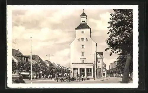 AK Treuenbrietzen, Marktplatz mit Rathaus