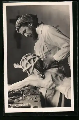 AK Oberammergau, Passionsspiele, Christusdarsteller Alois Lang bei der Arbeit