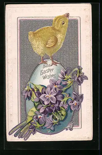 Präge-AK Osterküken steht auf einem mit Blüten verziertem Osterei, Best Easter Wishes