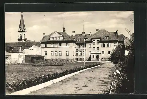 AK Podborani, Strassenpartie mit Gebäudeansicht