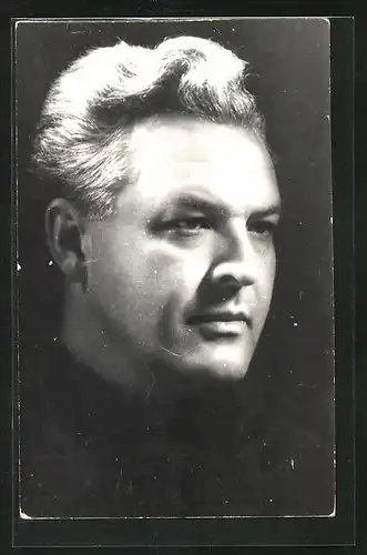 AK Opernsänger Theo Adam mit charmantem Blick