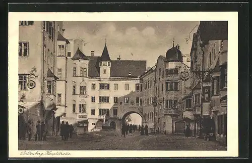 AK Rattenberg, Passanten vor den Häusern auf der Hauptstrasse