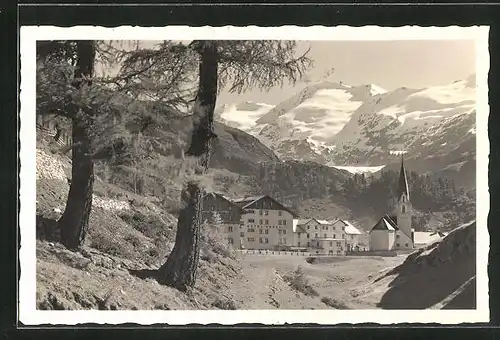 AK Obergurgl in Tirol, Hotel Gurgl und Kirche in den Ötztaler Alpen