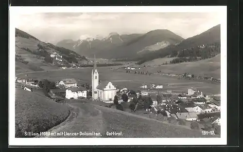AK Sillian in Osttirol, Blick auf die Kirche im Ort, Blick auf die Lienzer Dolomiten