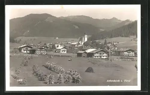 AK Achenkirch i. Tirol, Blick von den Wiesen auf den kleinen Ort