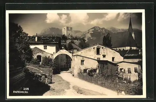 AK Rattenberg, Abgang durch den Ort, Blick zur Kirche und zum Wehrturm