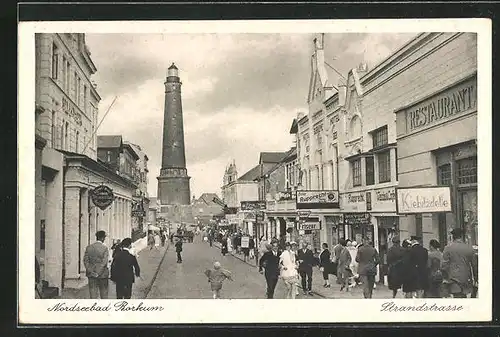 AK Borkum, Passanten auf der Strandstrasse, Blick zum Leuchtturm