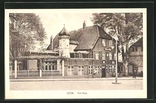 AK Eutin, auf der Strasse vor dem Voss Haus