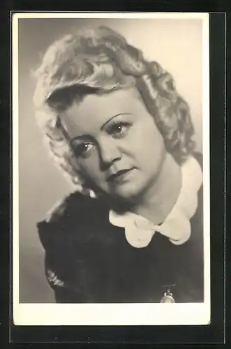 AK Opernsängerin Gerty Dolley, Charaktarsoubrette