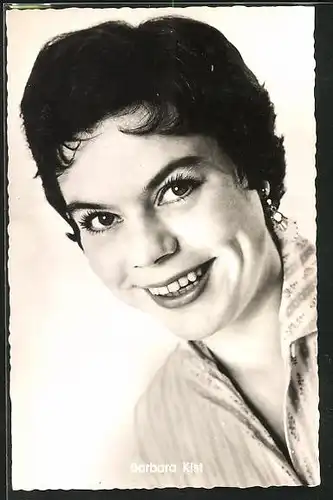 AK Schauspielerin Barbara Kist mit bezauberndem Lächeln