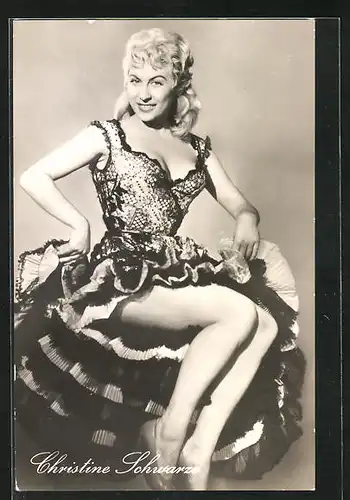 AK Schauspielerin Christine Schwarze im schönen Filmkleid