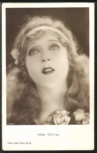 AK Schauspielerin Mae Murray mit Haarband