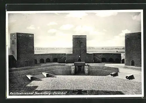 AK Hohenstein, Reichsehrenmal Tannenberg, Ehrenhof